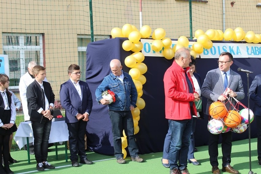Przy Szkole Podstawowej w Łabowej jest nowe boisko sportowe