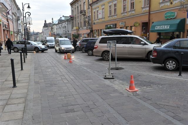 Tarnów: remont remontu przy ul.Krakowskiej [ZDJĘCIA]