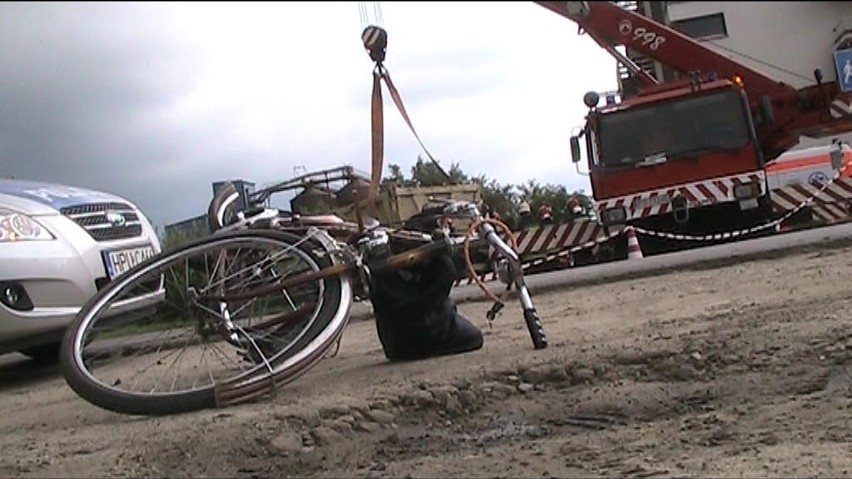 SKÓRZEWO - Szok mieszkanców po śmierci rowerzystki. ZOBACZ FILM I ZDJĘCIA
