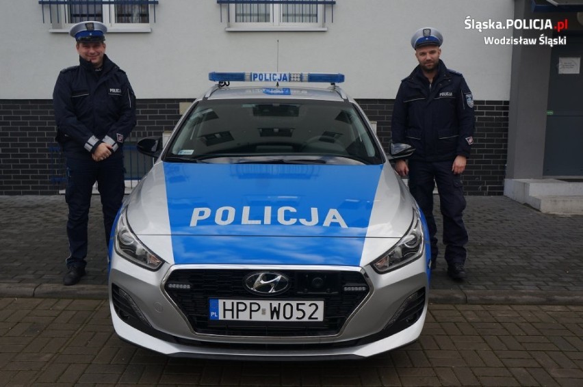Policjanci z Wodzisławia Śląskiego otrzymali nowy radiowóz