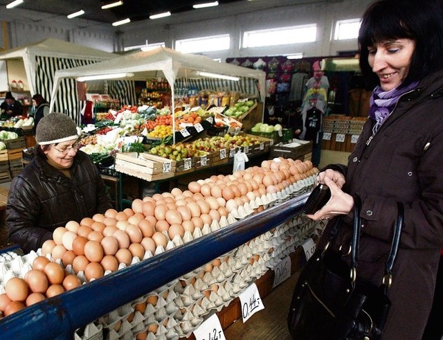 Kupcy z targowiska boją się konkurować z nowym Tesco