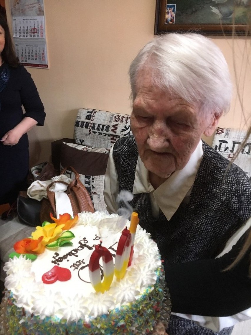 Z okazji 100 rocznicy urodzin pani Jadwigi Dębowskiej,...