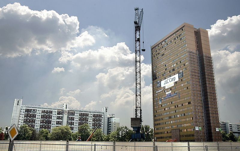 Poltegor

Do lipca 2007 najwyższy budynek we Wrocławiu....