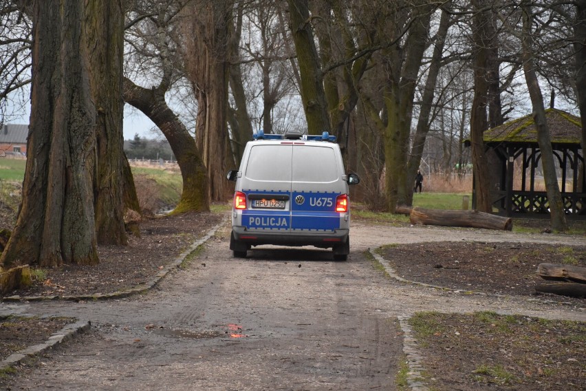 W Plantach w Pleszewie utonął 44-letni mężczyzna. Policja...