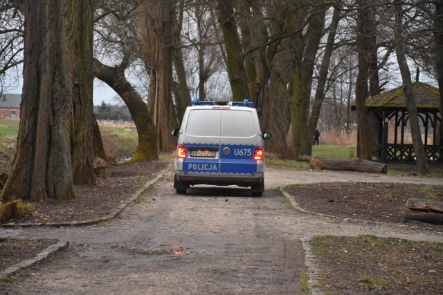 W Plantach w Pleszewie utonął 44-letni mężczyzna. Policja podaje szczegóły w sprawie utonięcia
