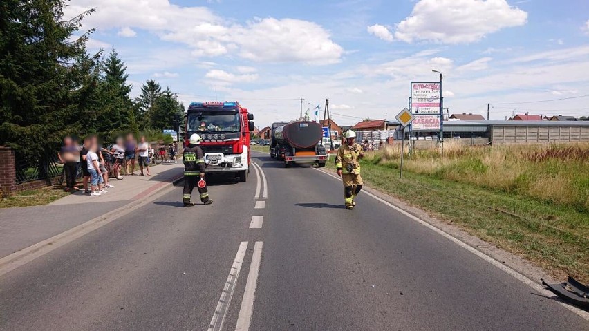 Zderzenie samochodu osobowego i ciężarowego w Wilkowie Polskim. Jedna osoba trafiła do szpitala 