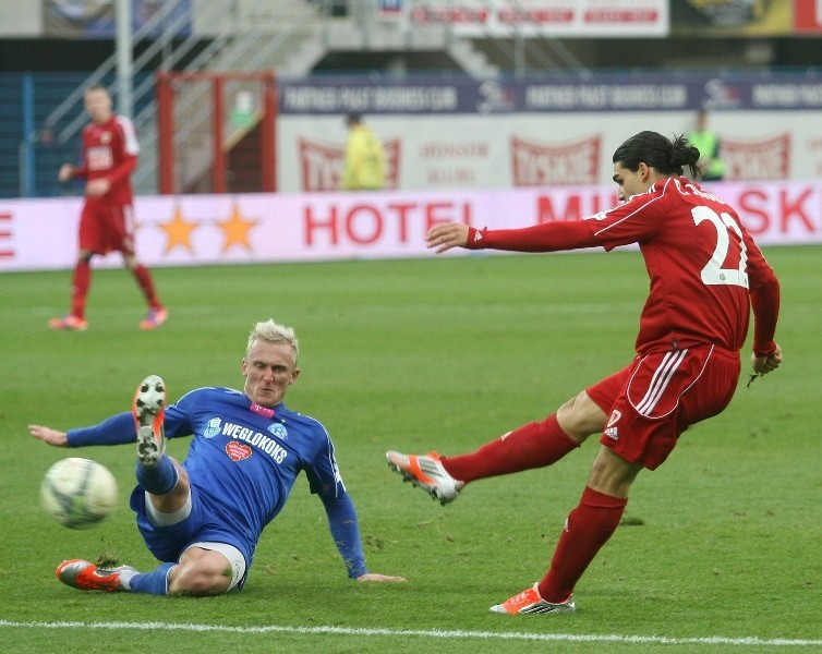 Piast Gliwice - Ruch Chorzów 1:3 [ZDJĘCIA]. Niebiescy wygrali małe derby w Gliwicach