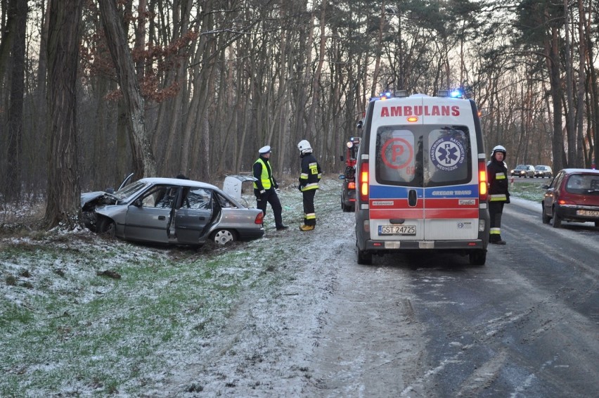 Wypadek: cztery osoby zabrano do szpitala - 2 styczeń 2016