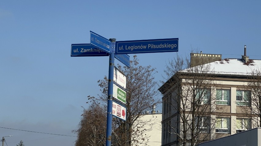 Rondo w centrum Brzeska zostało nazwane imieniem płk. Andrzeja Hałacińskiego, byłego starosty brzeskiego