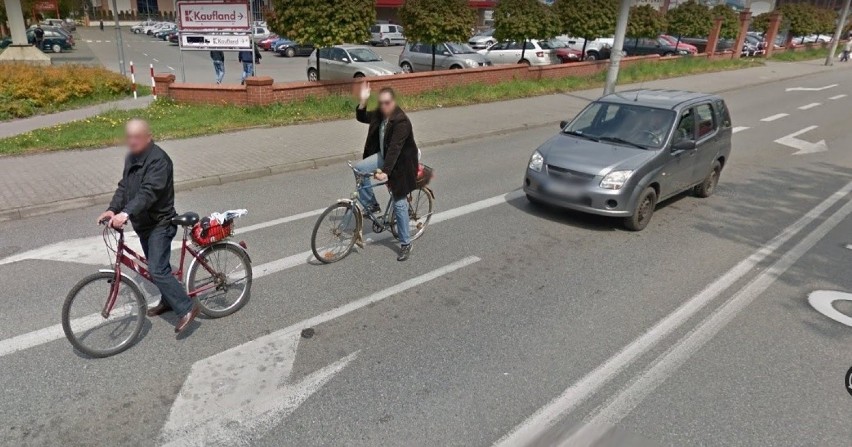 Mieszkańcy Pabianic na zdjęciach Google Street View. Niektórzy widzieli, że są fotografowani ZDJĘCIA