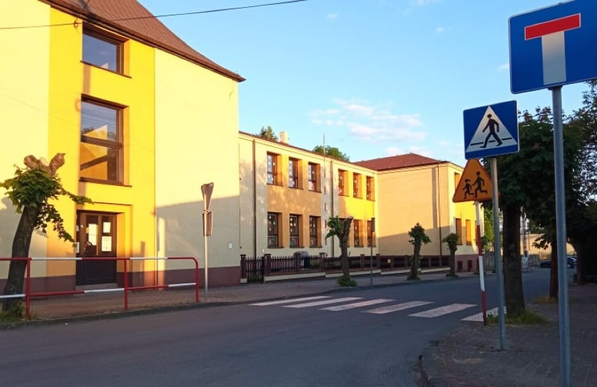 Likwidacja szkoły w Działoszynie. Sąd odrzucił skargę rodziców 
