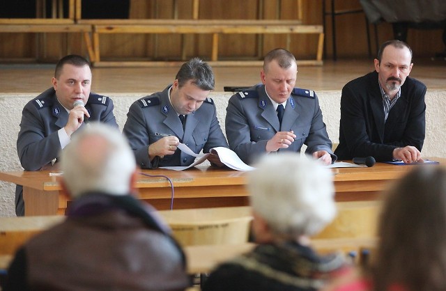 Policyjna debata o oszustwach i metodach ochrony przed nimi odbyła się na UJK już w marcu