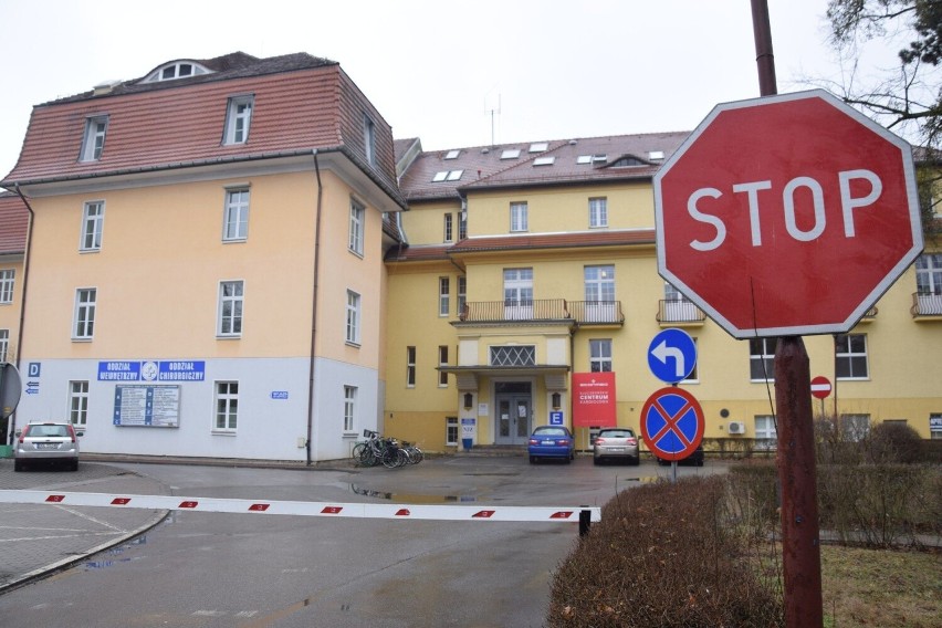 Oddział wewnętrzny kluczborskiego szpitala ponownie zawiesił...