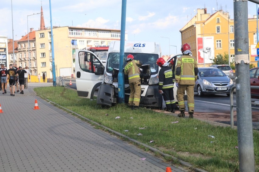 Wypadek na ulicy Wrocławskiej w Legnicy [ZDJĘCIA]