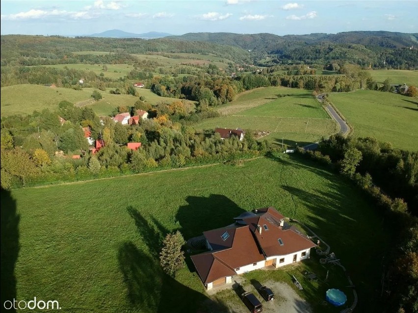 Luksusowy dom na dużej działce z widokiem na góry
2 500 000...