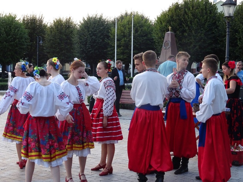 Ukraińcy zaśpiewali i zatańczyli w Książu
