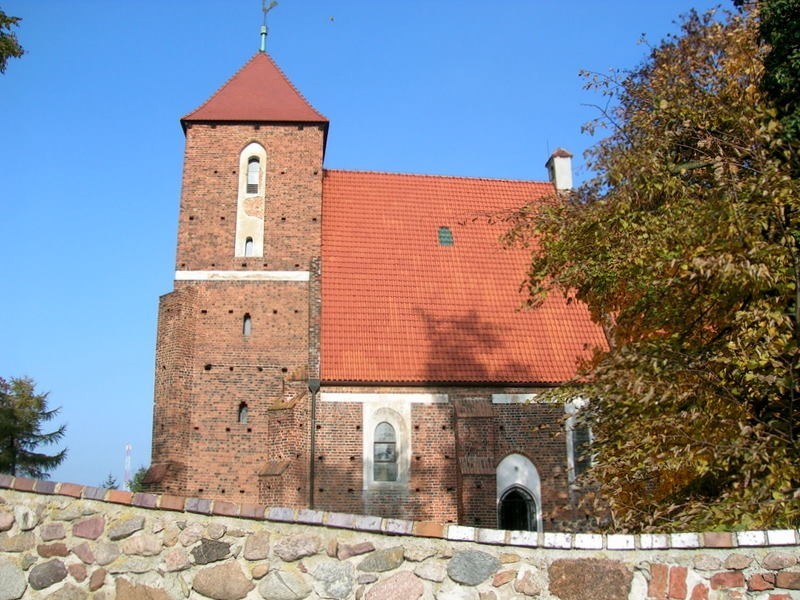 A wszystko w pobliżu zabytkowego XIV w. kościółka pw. św....