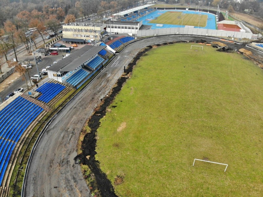 Zobacz jak wygląda remont stadionu żużlowego przy Alejach Zygmuntowskich (WIDEO, ZDJĘCIA)