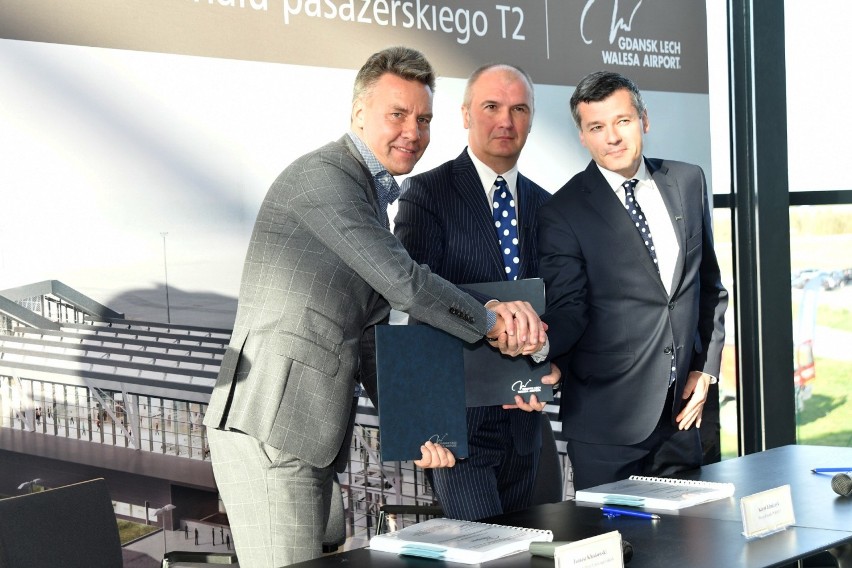 Port lotniczy w Gdańsku. Umowa na rozbudowę terminalu T2 o pirs podpisana! Prace potrwają ponad dwa lata