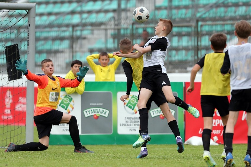 OMS SP 5 Szczecinek najlepsze w zachodnio-pomorskim w "Z podwórka na stadion o Puchar Tymbarku"