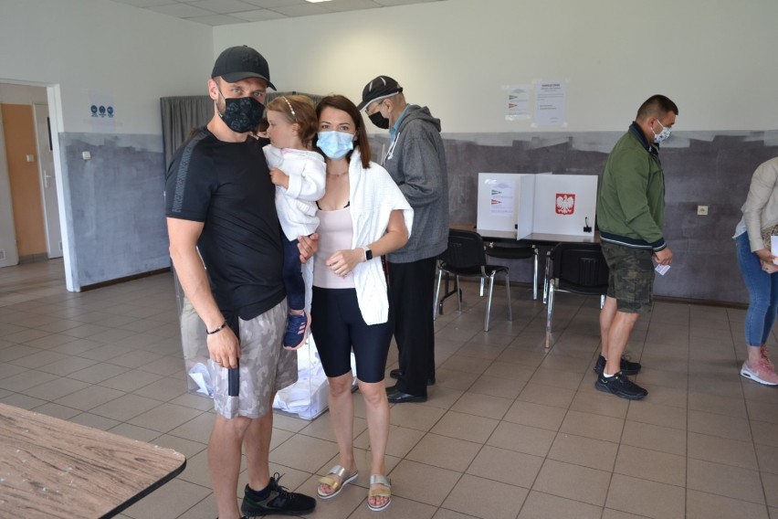 Wybory prezydenckie w gminie Pruszcz Gdański. Mieszkańcy mówią na kogo głosowali i dlaczego - Polska na zakręcie |ZDJĘCIA