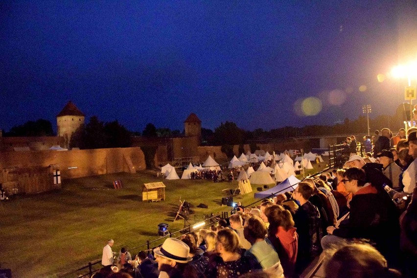 Oblężenie Malborka 2016. Zdjęcia z wieczornej inscenizacji na wałach von Plauena