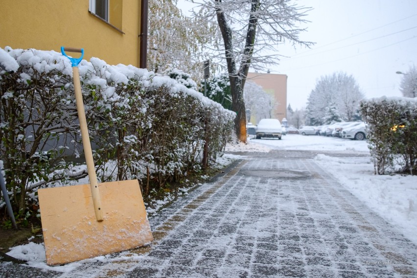 Zima w Tarnowie. Tarnów przykryty kołderką białego puchu. Pierwszy śnieg w Tarnowie spadł już w listopadzie. [DUŻO ZDJĘĆ]