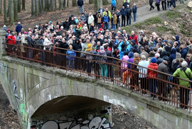 Most Weisera Dawidka został już raz pożegnany przez internautów. Akcję zorganizowano 27 kwietnia br.