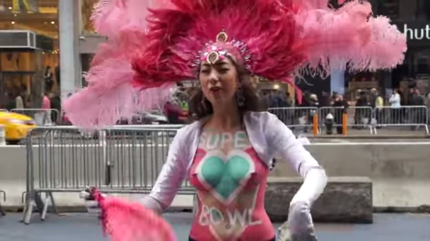 Dziewczyny z Times Square kochają body painting