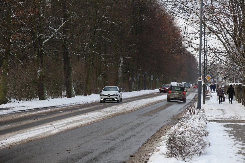 Zima na drogach w Tarnowskich Górach [ZDJĘCIA] Jak wygląda sytuacja z odśnieżaniem?