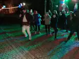 Sylwester 2019 w Opatowie. Zobacz, jak kapela Ondraszki uczyła tańca góralskiego!