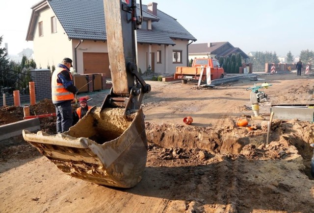 Pogoda trochę przeszkodziła w inwestycjach drogowych, ale  do końca roku uporają się z nimi