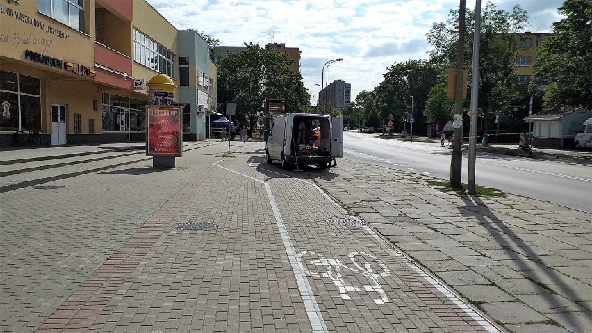 Trasa rowerowa przy przystanku przy ul. Chabrów -...