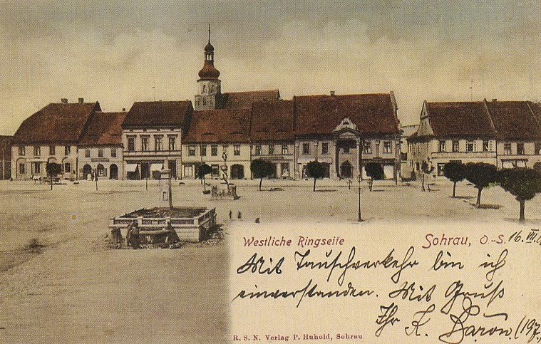 Północna pierzeja Rynku na zdj. z 1903 r. Na parterach...