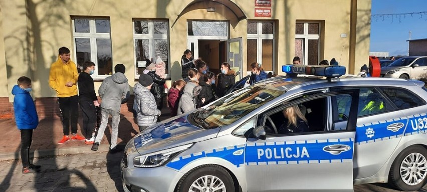 Teatrzyki, filmy, zajęcia plastyczne i spotkania tak było w pierwsze dni ferii w gminie Budzyń.