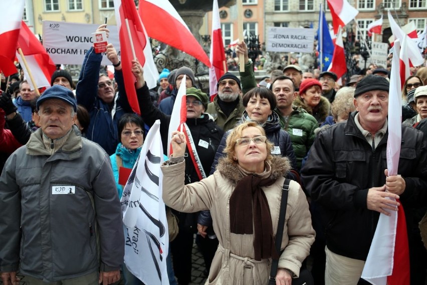 Manifestacja Komitetu Obrony Demokracji w Gdańsku [ZDJĘCIA, WIDEO]