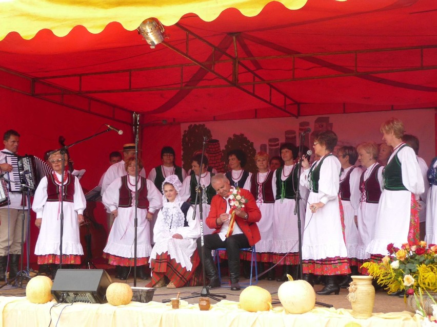 Dożynki w Trębaczewie wspólnie zorganizowały parafia i...