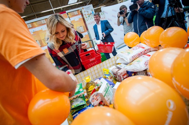 Świąteczna Zbiórka Żywności 2018. Federacja Polskich Banków Żywności zachęca do wsparcia kolejnej edycji zbiórki jedzenia dla najbardziej potrzebujących.