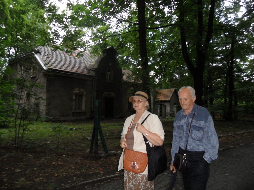 Bronisława i Ryszard Chrobak lubią spacerować Parkiem...