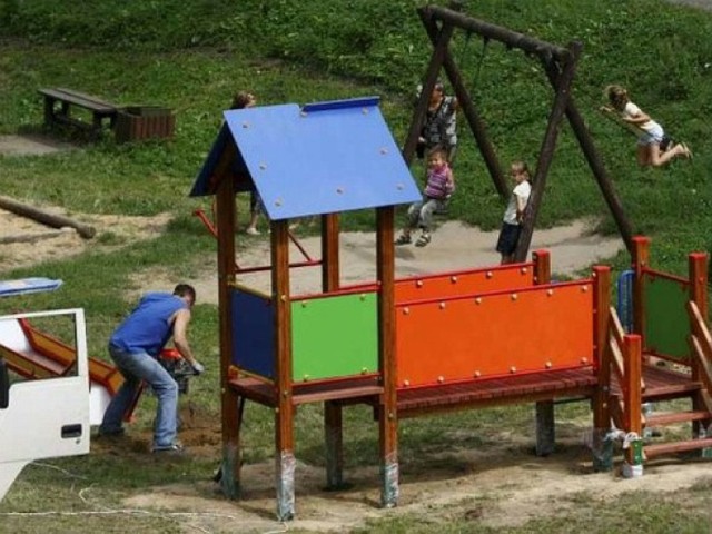 Ratusz ogłosił przetargi na budowę nowych placów zabaw przy ...