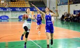 W lidze U19 LOMS Enea Basket Piła – Powiat Pilski przegrał z Enea AZS Poznań. Zobaczcie zdjęcia