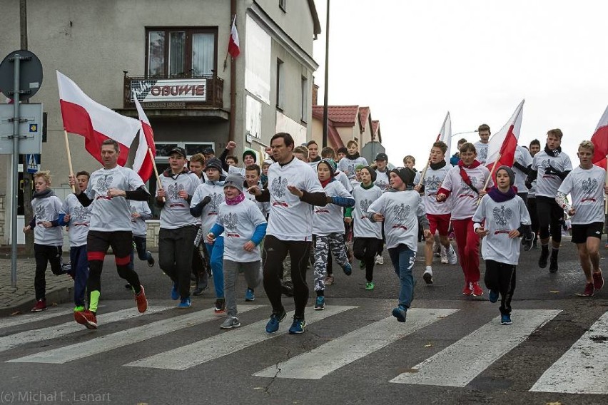 Kraśnik. Sztafeta i bieg 100 km na 100-lecie Niepodległości - mieszkańcy pobiegną by uczcić Święto Niepodległości