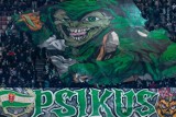 Legia Warszawa - Lechia Gdańsk 4.11.2022 r. Kibice biało-zielonych licznie zjawili się na meczu w Warszawie. Gdański "Psikus" ZDJĘCIA