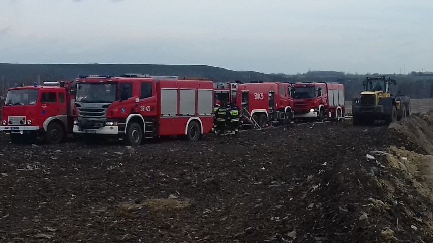 Pożar wysypiska w Jastrzębiu-Zdroju. 17 godzin 32 minuty...