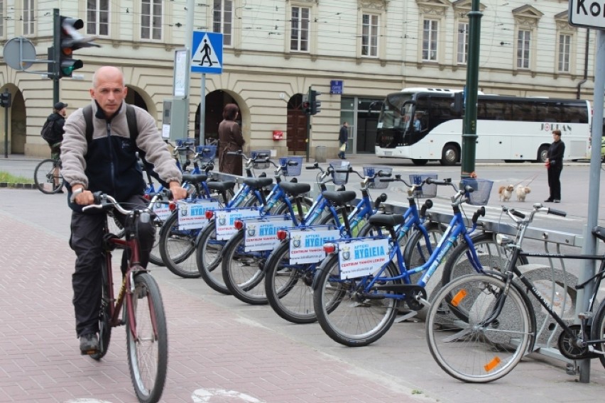 Rowerzystów nie brakuje, ale na własnych rowerach