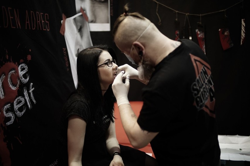 Poznań Tattoo Konwent 2016: Święto miłośników tatuażu na MTP [ZOBACZ ZDJĘCIA]