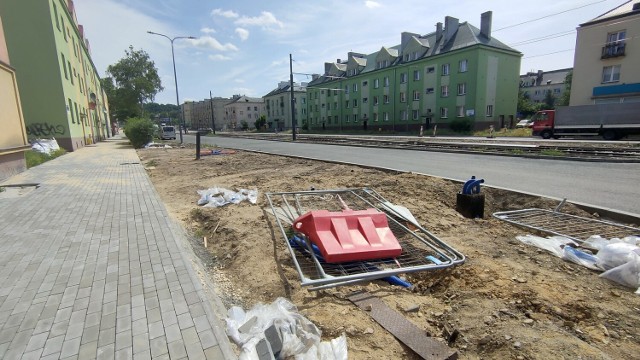 W poniedziałek 17 lipca kierowcy pojadą wyremontowanym fragmentem al. Piłsudskiego do ul. Kasprzaka do ul. Morcinka

Zobacz kolejne zdjęcia/plansze. Przesuwaj zdjęcia w prawo naciśnij strzałkę lub przycisk NASTĘPNE