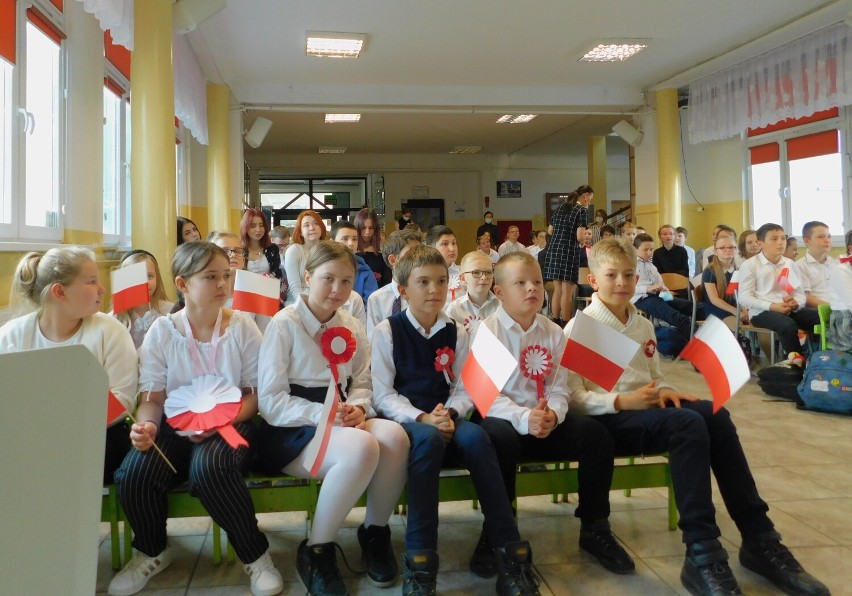 Malbork. Konkurs pieśni patriotycznych w Szkole Podstawowej nr 9. Tak uczniowie obchodzili Święto Niepodległości
