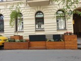 Parklet znów na ulicy Moniuszki w Łodzi. Kosztował już ponad 70 tys. zł