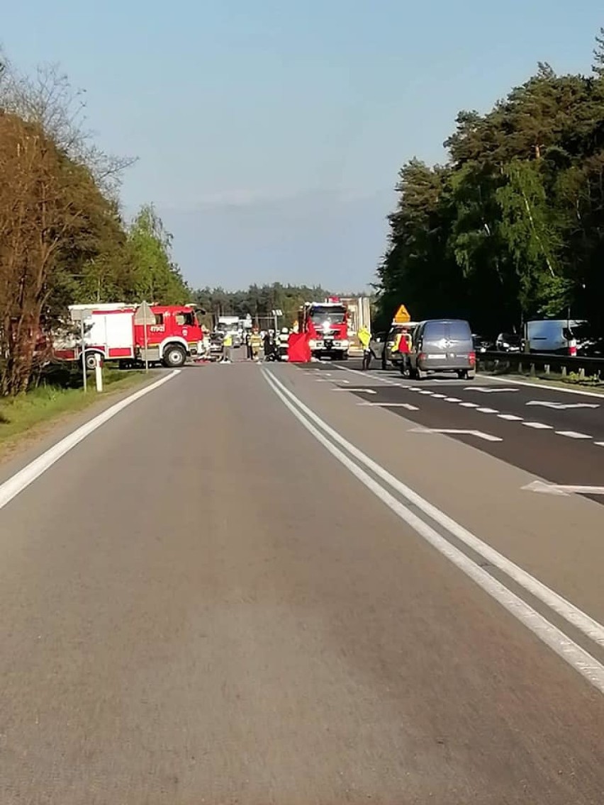 Tragiczny wypadek na DK 10 w Skępem powiecie lipnowskim. Nie żyje motocyklista [zdjęcia, wideo]